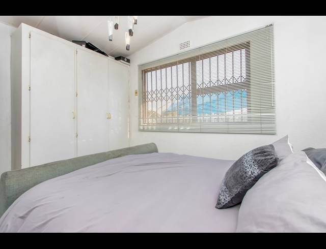 3 BEDROOM APARTMENT BLOCK FOR SALE IN RIDGEWAY